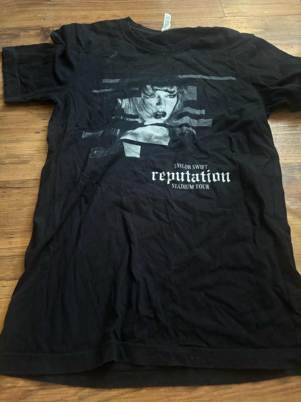 Taylor Swift reputation shirt
